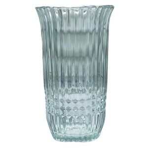 Vintage 
F.T.D.A. © 1986 
Crystal Glass Vase